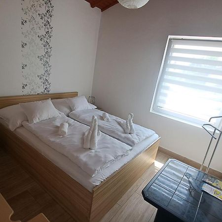 Marabella Apartmanok Hajduszoboszlo Exterior foto