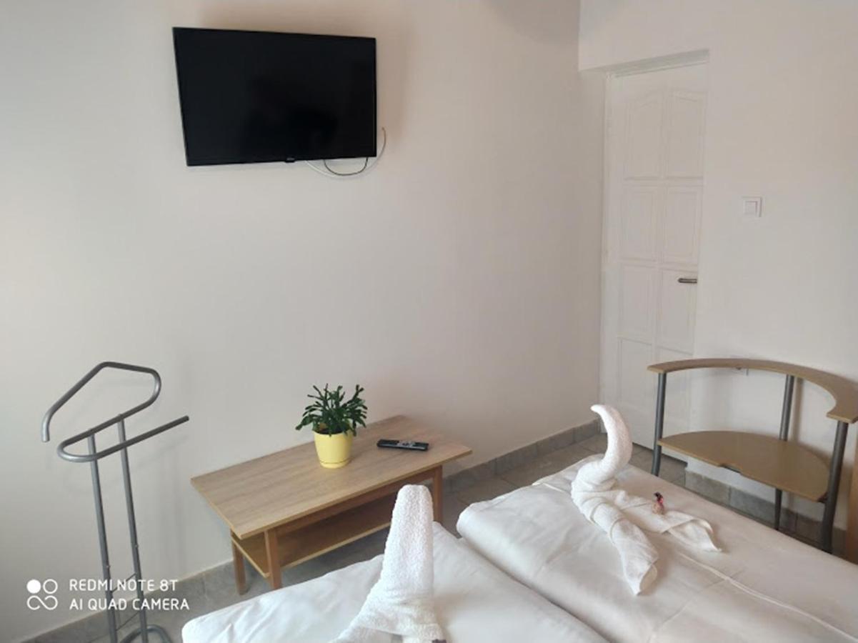 Marabella Apartmanok Hajduszoboszlo Exterior foto
