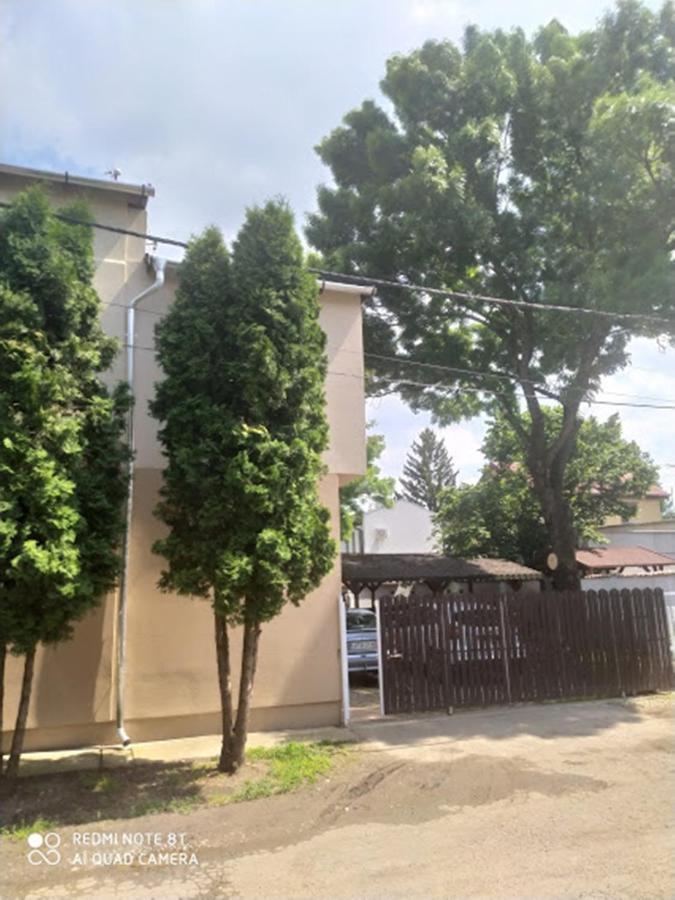 Marabella Apartmanok Hajduszoboszlo Exterior foto