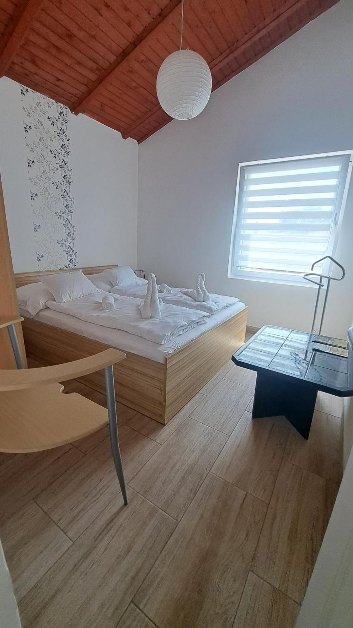 Marabella Apartmanok Hajduszoboszlo Exterior foto